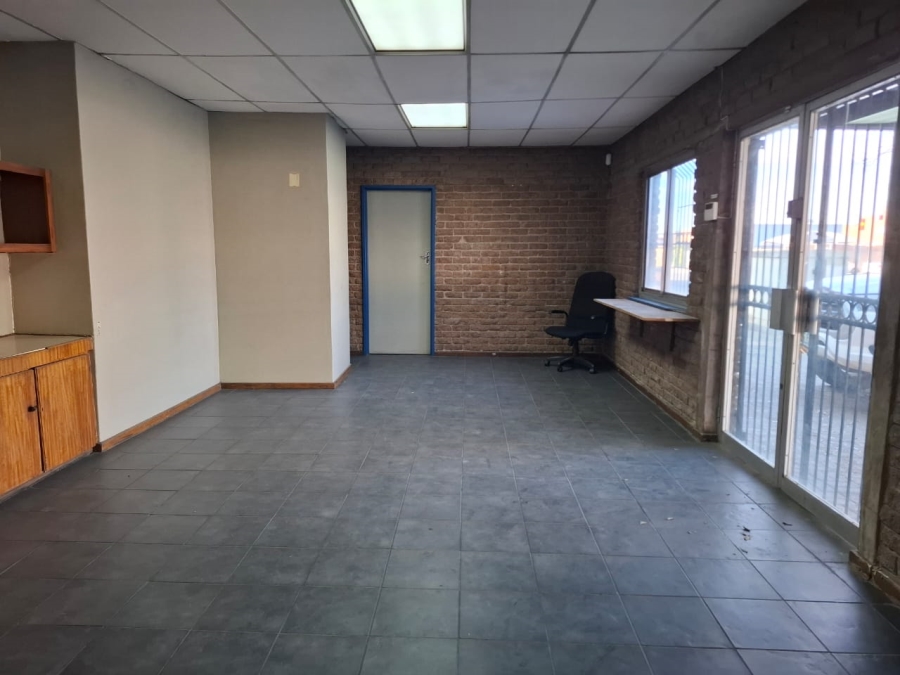 To Let Commercial Property for Rent in Oos Einde Free State